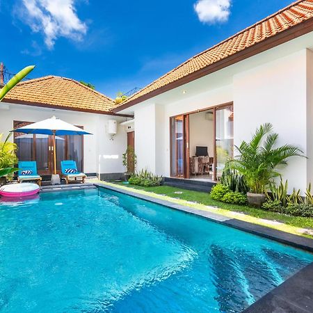 4-Bedroom Pool Villa Near Seminyak Center Buitenkant foto