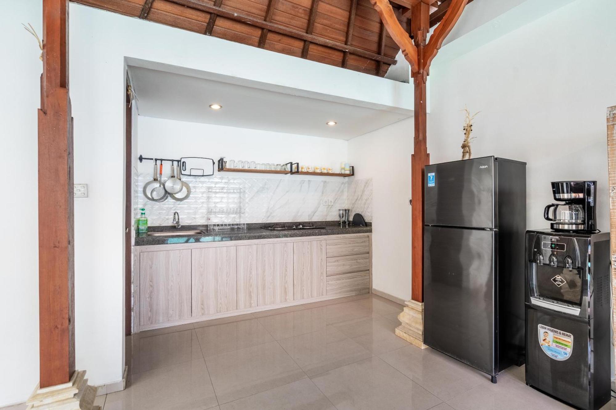 4-Bedroom Pool Villa Near Seminyak Center Buitenkant foto