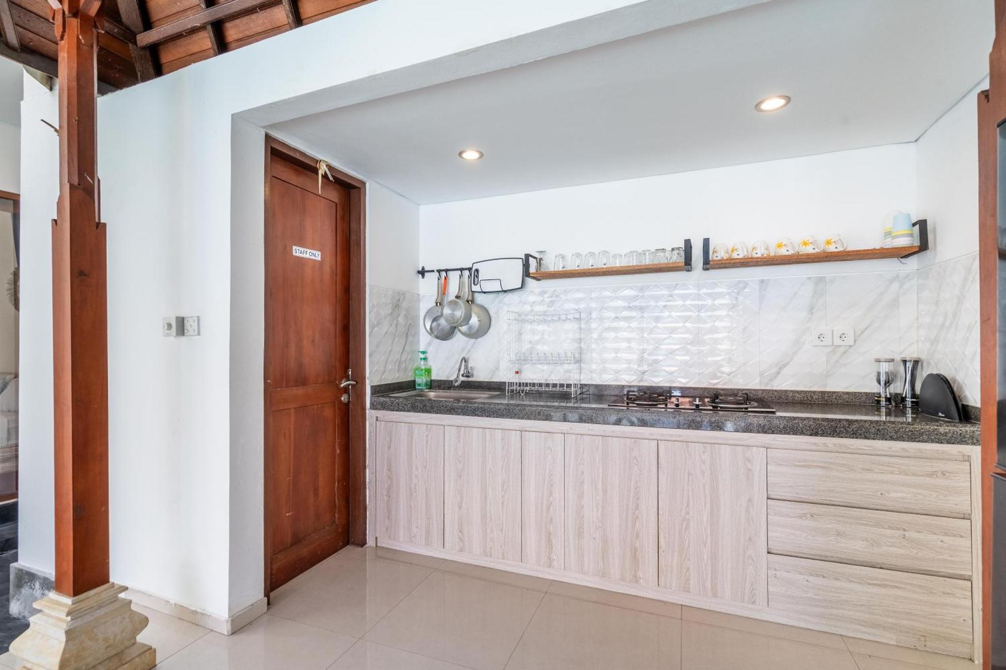 4-Bedroom Pool Villa Near Seminyak Center Buitenkant foto